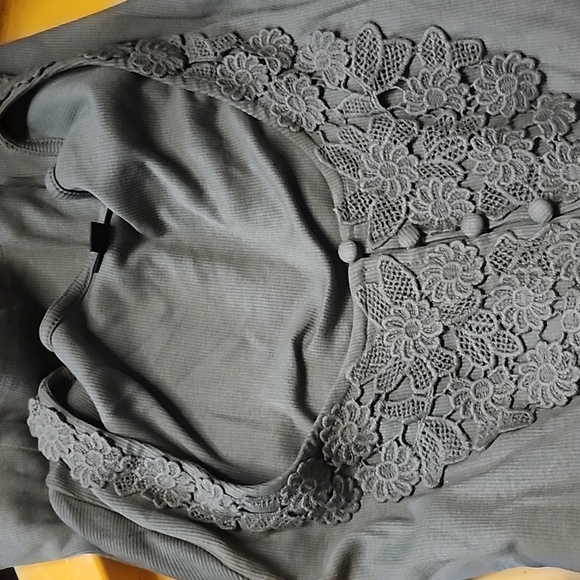 Embroidered LS top - Picture 1 of 1